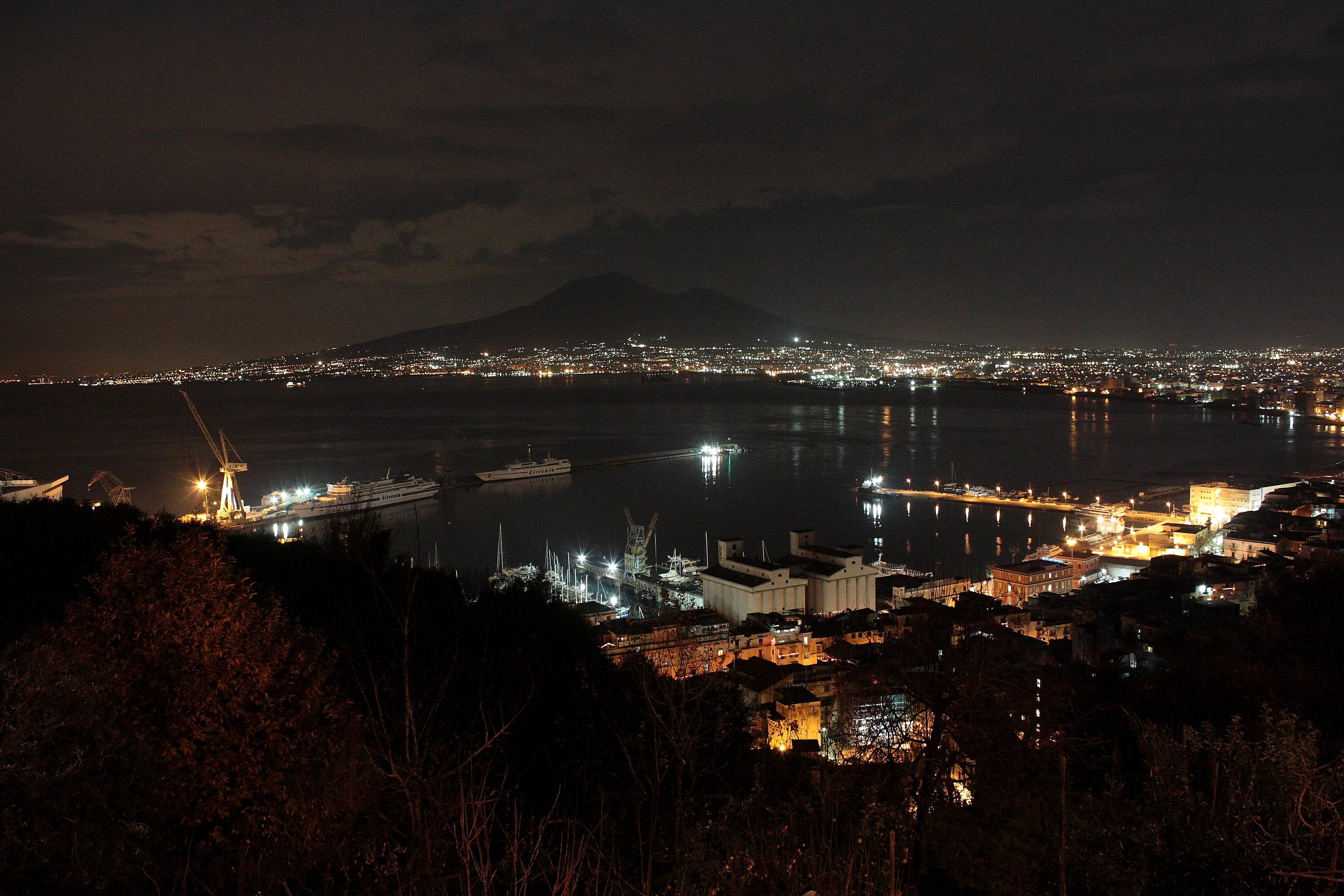Panorama notturno (foto Maurizio Cuomo)