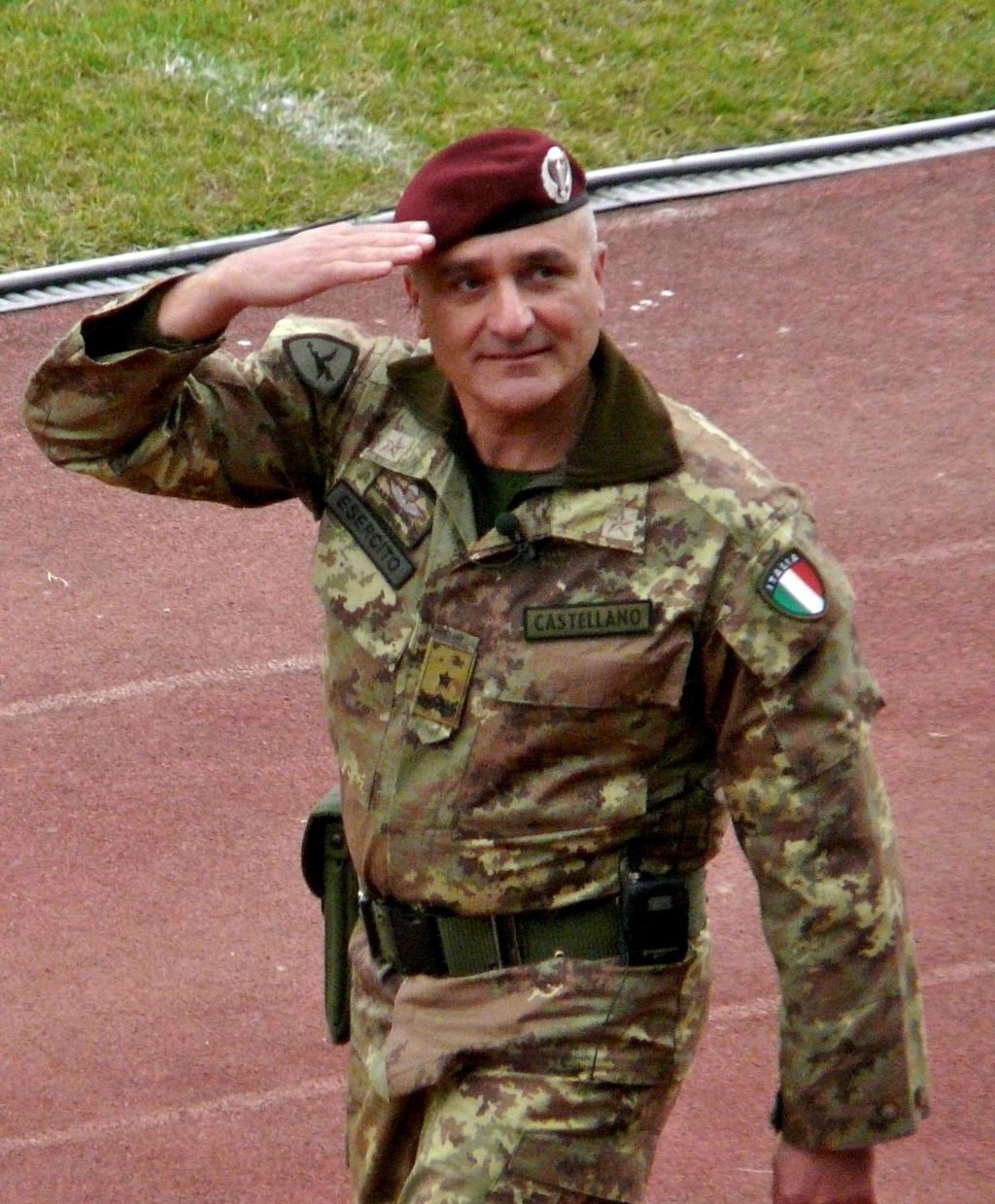 Il Generale Rosario Castellano (il saluto).