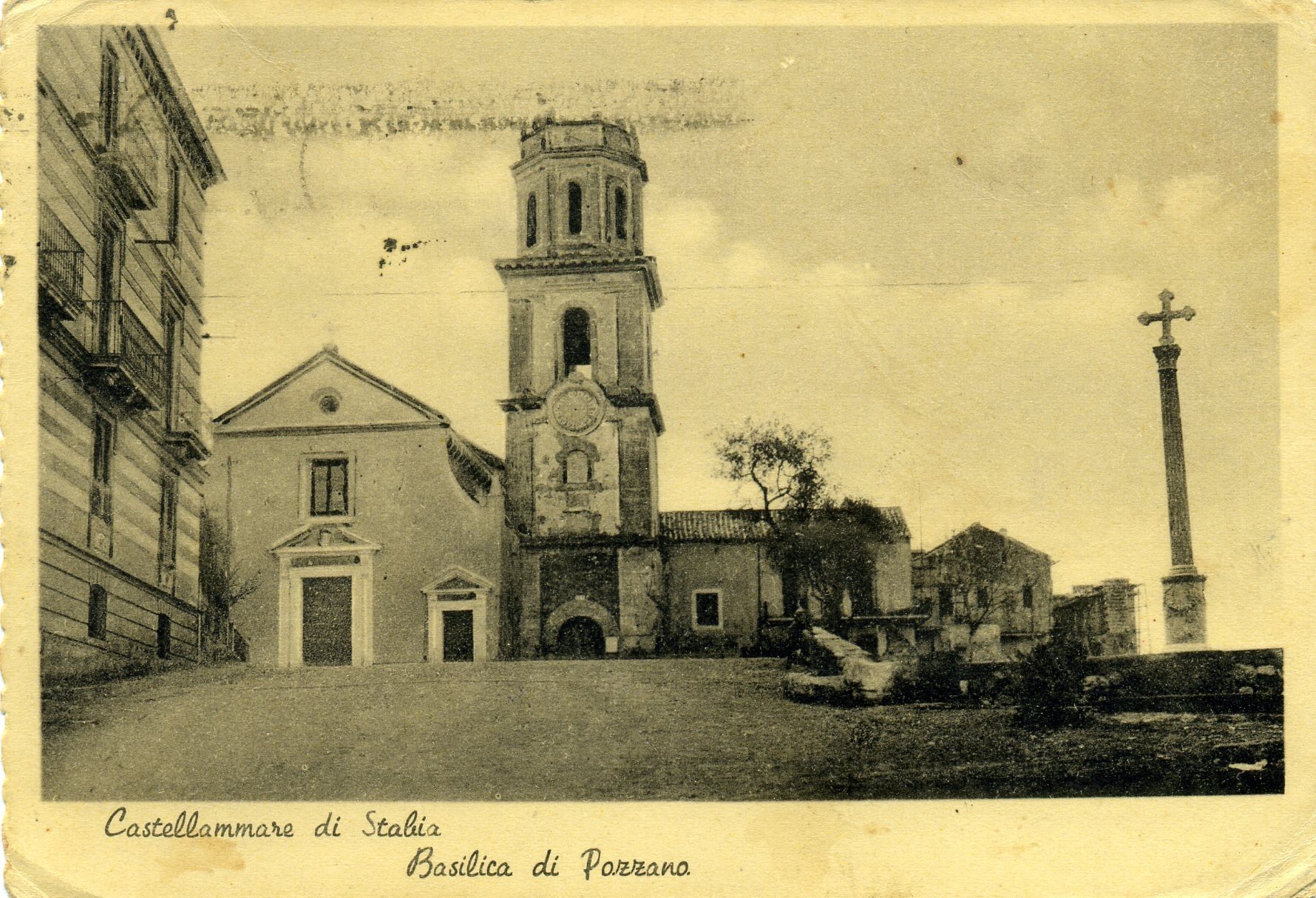 Fig. 10 La Basilica di Pozzano e la croce in una cartolina di inizio ‘900